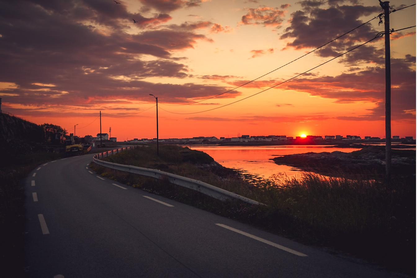 Veien hjem ved solnedgang